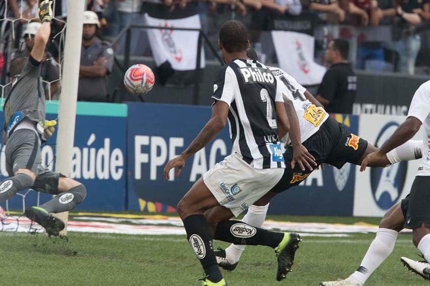 コリンチャンスさんのインスタグラム写真 - (コリンチャンスInstagram)「A sequência bem louca de fotos do primeiro gol do Timão! . . 📷 Daniel Augusto Jr./Agência Corinthians . . #NaFrente #VaiCorinthians」4月1日 6時54分 - corinthians