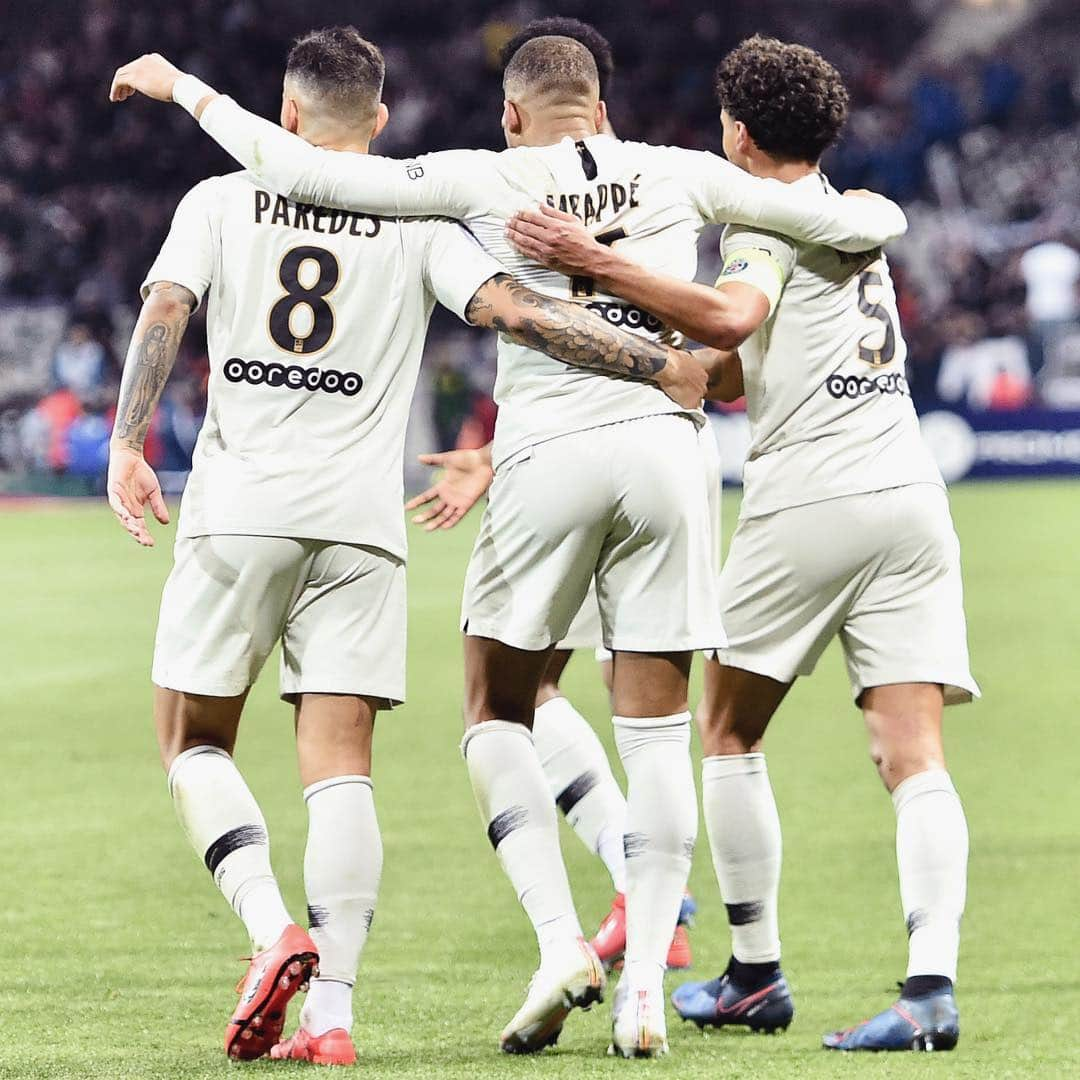 リーグ・アンさんのインスタグラム写真 - (リーグ・アンInstagram)「8e victoire consécutive du @PSG en @ligue1conforama ! 👍 @toulousefc 🆚 @psg (0-1) . #Ligue1Conforama #PSG #Paris #ParisSG #Toulouse #TFCPSG」4月1日 6時56分 - ligue1ubereats