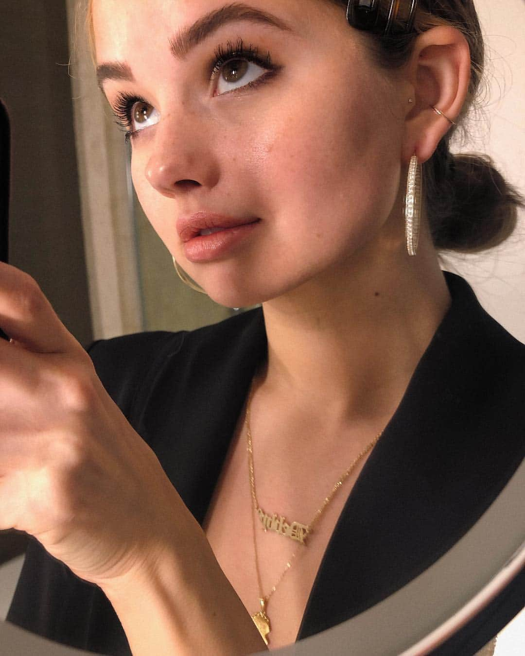 デビー・ライアンさんのインスタグラム写真 - (デビー・ライアンInstagram)「🎩👀」4月1日 7時22分 - debbyryan