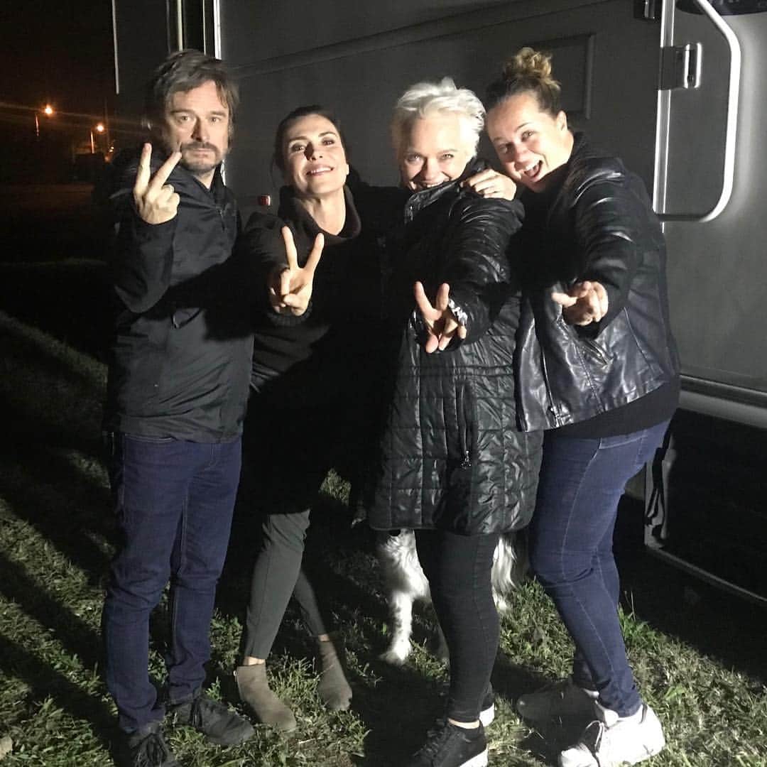 ミシェル・フォーブスさんのインスタグラム写真 - (ミシェル・フォーブスInstagram)「I want to share the many brilliant hair/makeup/costume designers that put me together for the last 3 seasons and gave me so much love. I miss them with all my heart. So grateful for them! And the beautiful crews in both Berlin & Budapest...#berlinstation @danithewitch @ellefrymakeup @ebbicologne @joseffischnaller77 #nicolefischnaller #waldemarpokromski  @traceywellsfilm @heathermakeup」4月1日 7時45分 - iammichelleforbes