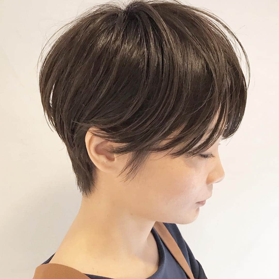 diptyMOILA diptyMOILA さんのインスタグラム写真 - (diptyMOILA diptyMOILA Instagram)「髪をキレイに色持ちもキープし続けたい方に。。🍀 . メンテナンスカラー+キラスイ ¥7560 . メンテナンスカラー+キラスイ+ミネコラtr ¥18360 . dipty MOILAでカラーをされて30日以内でご来店いただくと . ◎カラー料金が半額👛 ◎キラスイの効果(約１ヶ月)とカラー色持ちキープでキレイが持続✨ ◎すぐに気になる白髪対策にも👍 . @d_hamaoka . . #トリートメント #ツヤ髪 #diptymoila #ディプティモイラ #美容室 #大阪 #心斎橋 #南船場 #ホリスティックカラー #ノンダメージサロン #キラスイ #ミネコラ #外ハネボブ #レイヤー #大人ショート ＃お客様スナップ  #外国人風ハイライトカラー #煌水 #ベージュ #女性スタイリスト #美容学生 #アシスタント募集 #スタイリスト募集 #リクルート #エレクトロン #春カラー」4月1日 7時37分 - diptymoila917