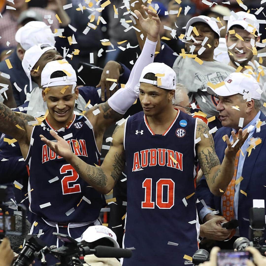 Under Armour Basketballさんのインスタグラム写真 - (Under Armour BasketballInstagram)「CHAOS UNLEASHED. @auburnmbb sends yet another blue blood packing and is headed to their first Final Four in school history. #WarEagle #UnleashChaos」4月1日 7時53分 - uabasketball