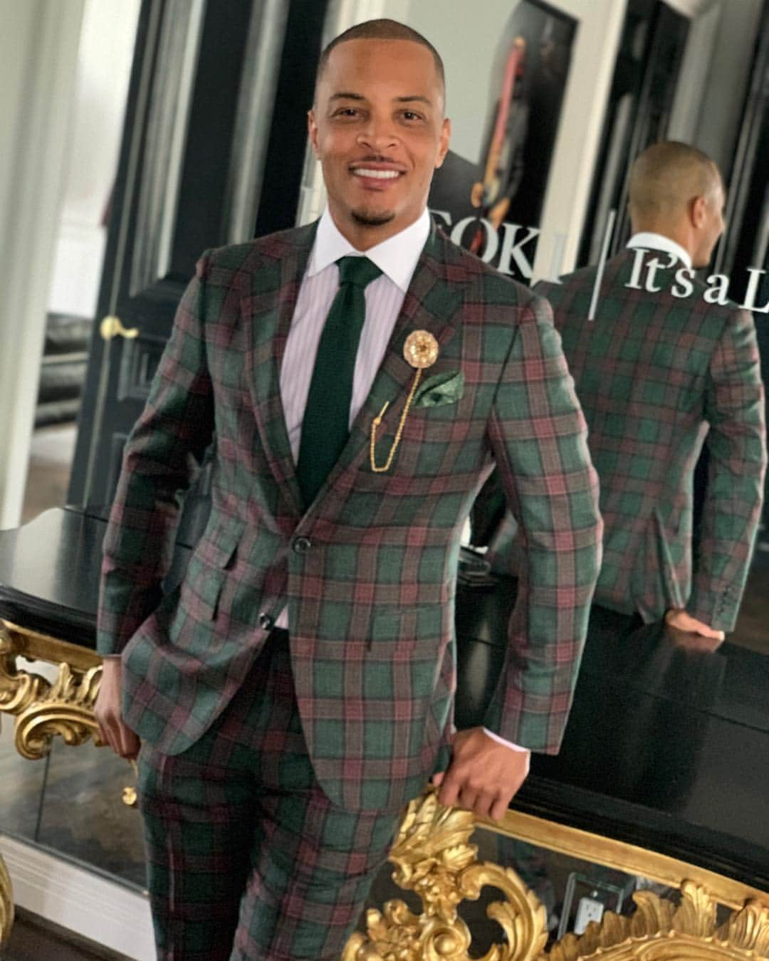 T.I.さんのインスタグラム写真 - (T.I.Instagram)「Otw to da baby’s birthday party...🤷🏽‍♂️ It’s a Lifestyle... @hideokibespoke」4月1日 7時49分 - tip