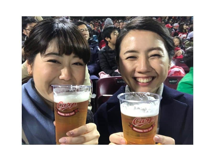 中根夕希のインスタグラム：「♡ 泉水さん  大好きな先輩がRCCから卒業されました。 入社した時からずーっと背中を追っていた先輩。 包み込むような愛情で接している姿は仏様のようでした。  とんでもなく大きなものを背負っていたはずなのに、全くそれを感じさせない懐の大きさ、人間性にいつも感歎するばかり。 いろんな番組、イベントを一緒にできて幸せでした。 人としてとっても尊敬しています。  これからは私たちが、、！ と気負ってしまう。 でも一つずつ、しっかりと着実に歩んでいければいいのかなーって。  今日から4月1日！！！ 気持ち新たに頑張ります。 今年度もよろしくお願いします❁  #泉水さん  #ありがとうございました #いつも笑顔☺︎ #大好きです #4月1日」