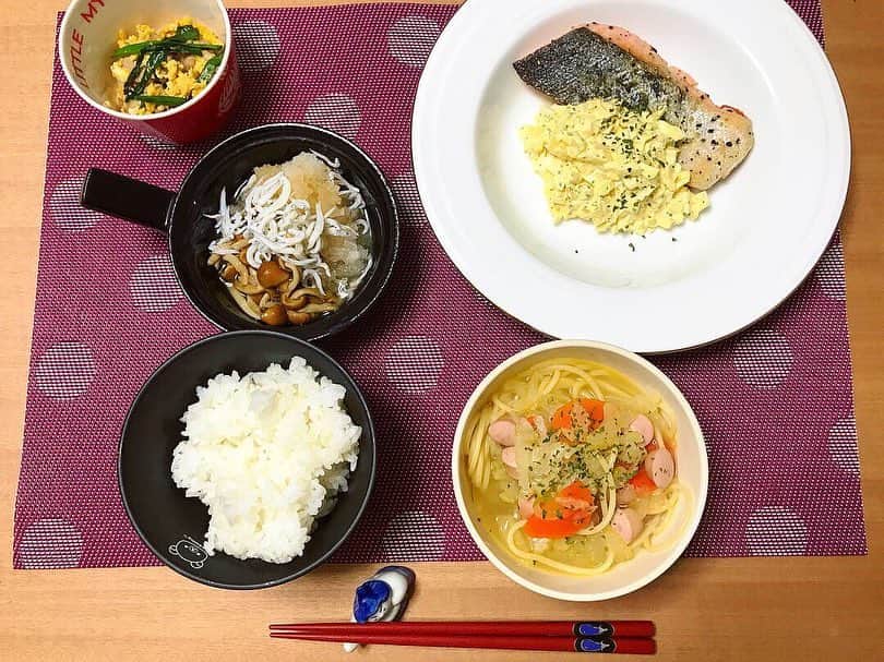 小田飛鳥さんのインスタグラム写真 - (小田飛鳥Instagram)「#ビストロあすか #小料理飛鳥  鮭のムニエル手作りタルタルソースがけ、なめこしらすおろし、スープパスタ タルタルソース美味しかったので、次はもっと大量に作ろう🙌 #自炊 #自炊女子 #手料理 #cooking」4月1日 8時47分 - asuka_oda_0320