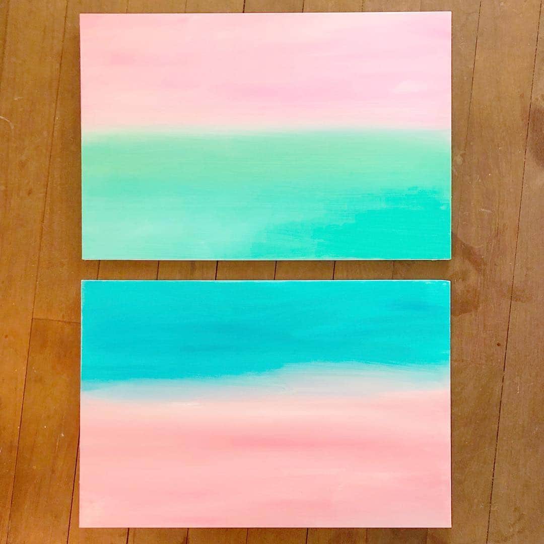 のインスタグラム：「Paintings of Ocean and Sky  海と空の絵たち。  #surf #ocean #island #beach #art #artwork #contemporaryart #seascape #canvas #artstudio #light #life #live #miyakoyamazaki #山崎美弥子 #絵画」