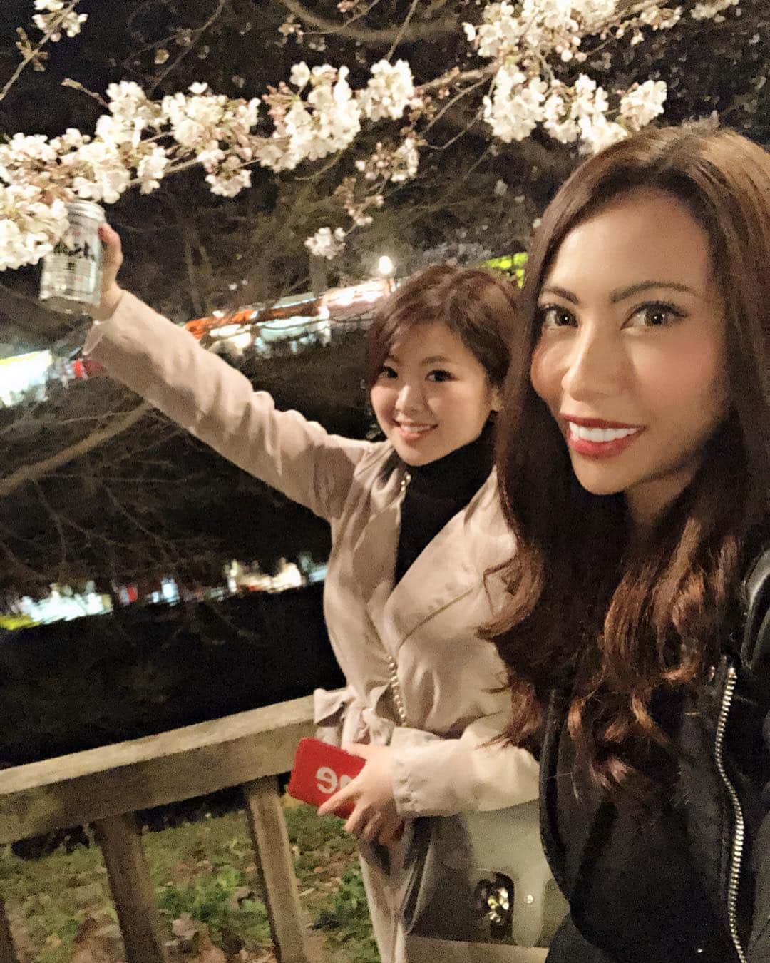 CAMIRAさんのインスタグラム写真 - (CAMIRAInstagram)「むっちゃんと夜桜も見れたし満足🤤🌸 東京帰ります٩꒰⍢ ꒱۶⁼³₌₃ #夜桜#桜#岡崎桜祭り#桜祭り」4月1日 9時09分 - camila.528