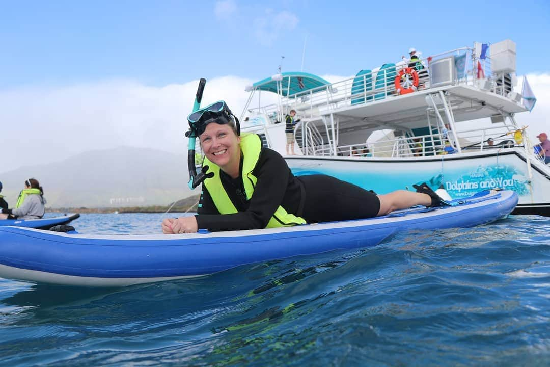 And Youさんのインスタグラム写真 - (And YouInstagram)「🏄‍♀️ What better way to relax after snorkeling than kicking back on a SUP board? #dolphinsandyou #holiday #vacationmode #islandtime #hangloose」4月1日 9時18分 - dolphinsandyou