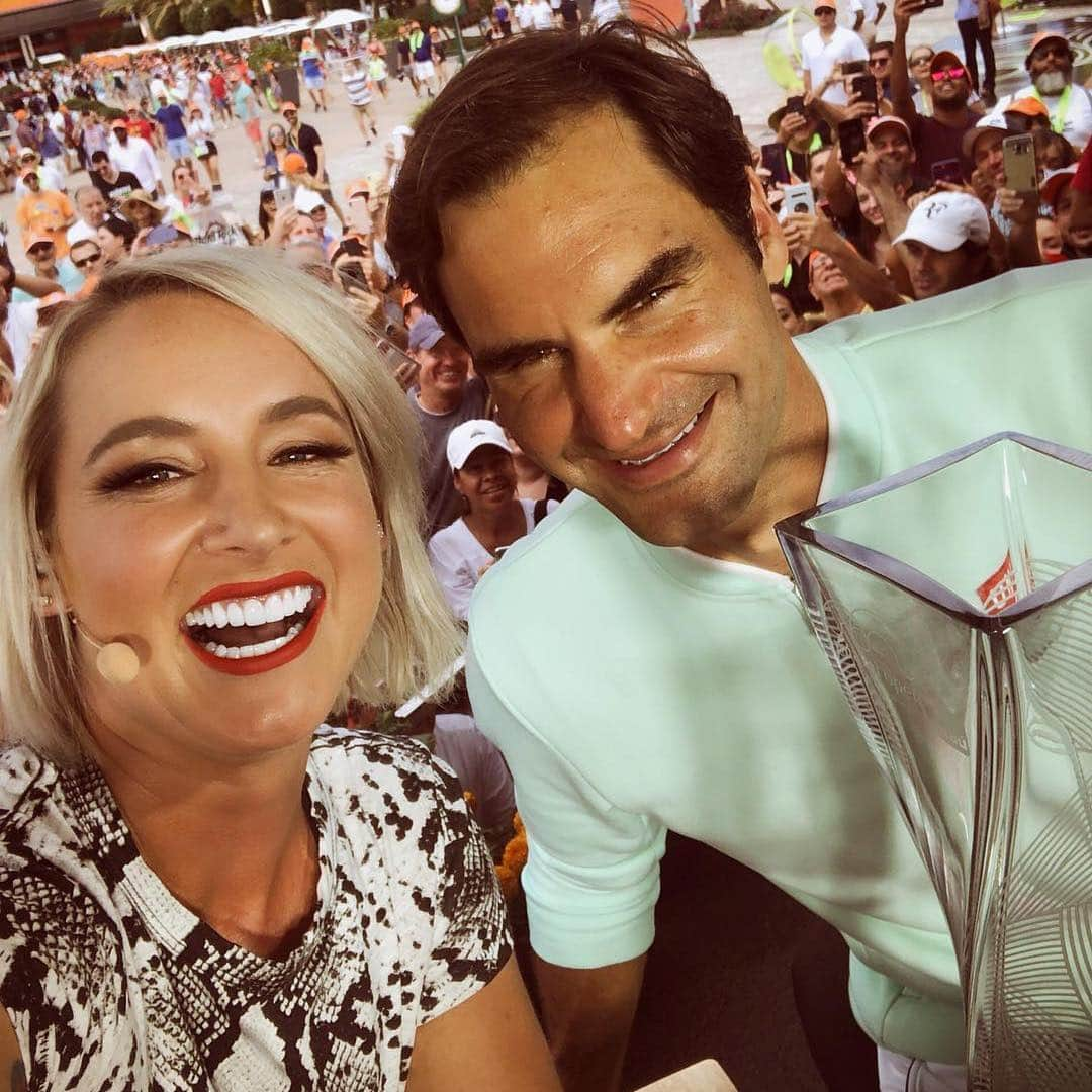 WTA（女子テニス協会）さんのインスタグラム写真 - (WTA（女子テニス協会）Instagram)「Congrats on number 1️⃣0️⃣1️⃣ @rogerfederer 🙌🏆🤩 #Repost @matteksands ・・・ A blonde walks into a bar with a 🐐 and his 101st 🏆 #TennisPlayer or #Rockstar 😍 #RogerFederer is on 🔥🔥🔥 #GameSetMattek 💁🏼‍♀️」4月1日 9時28分 - wta