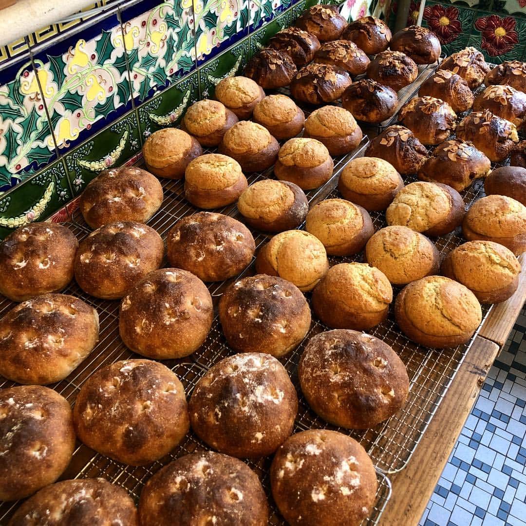 CHIPPRUSONのインスタグラム：「本日14時よりパン屋openいたします。皆さまのご来店お待ちしております🍞🌸」