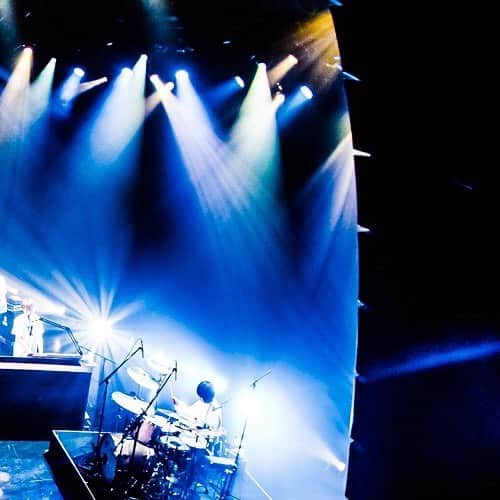 WEAVER（ウィーバー）さんのインスタグラム写真 - (WEAVER（ウィーバー）Instagram)「03/31 WEAVER 14th Tour 2019「I'm calling you〜流星前夜〜」in Tokyo⠀ ⠀ Photo by @hamanokazushi ⠀⠀ #WEAVER #band #piano #rock #pop #music #japan #kobe #杉本雄治 #奥野翔太 #河邉徹 #id2 #流星コーリング #リヴィジョンズ #カーテンコール #10周年 #神戸国際会館⠀#平成最後」4月1日 9時43分 - weaver_staff