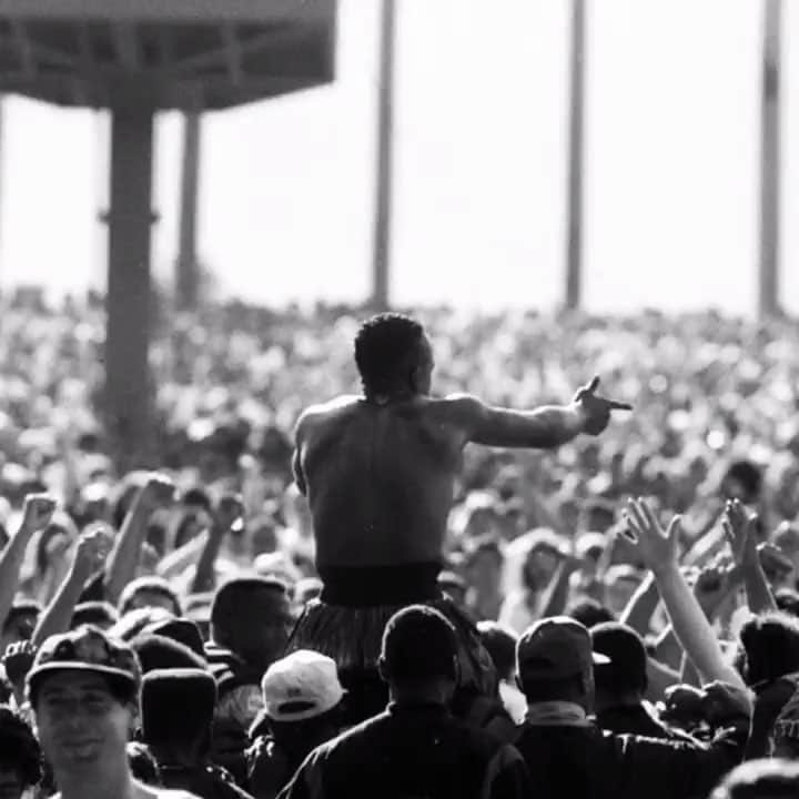 のインスタグラム：「3rd verse “LIVE Don’t Die” .... instead of proclaiming what you will DIE for, Embrace a reason to LIVE !!!! You Don’t have to DIE !!!!!! 💪🏾🙏🏿💯」