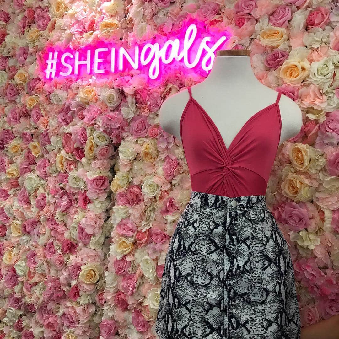 SHEINさんのインスタグラム写真 - (SHEINInstagram)「💐SAN JOSE💐 WE’VE HAD A BLAST!😍 We’re open for one more hour! Come get your last minute spring outfits!😱🛍 Where should we go to next?🤔🤗 #SHEINtakesSJ #MeetSHEIN 👉Use code "USSJ15" for extra 15% off at us.shein.com (link in bio) 🗓Open Shop Hours:  3/29 - 10AM-9:30PM 3/30 - 10AM-9PM 3/31 - 11AM-7PM 📍 Westfield Valley Fair - 2855 Stevens Creek Blvd, Suite A117, San Jose, CA 95128 (between Zara and MAC)」4月1日 9時44分 - sheinofficial