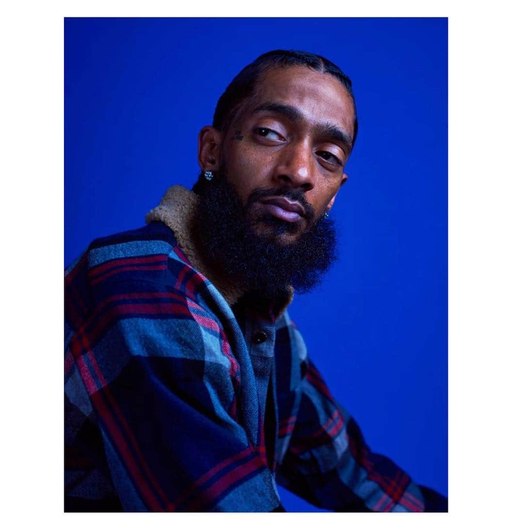 エブロ・ダーデンさんのインスタグラム写真 - (エブロ・ダーデンInstagram)「Hip-Hop aside..Nipsey was a Father.  A Husband. A Son. A Brother. A community leader. He was a human and other humans need him.  He worked hard. He never asked for handouts. He wanted to learn & be great in every aspect of his being.  #RIPNipseyHussle  You are a legend Soldier  Nipsey Hussle is 33.」4月1日 9時54分 - oldmanebro