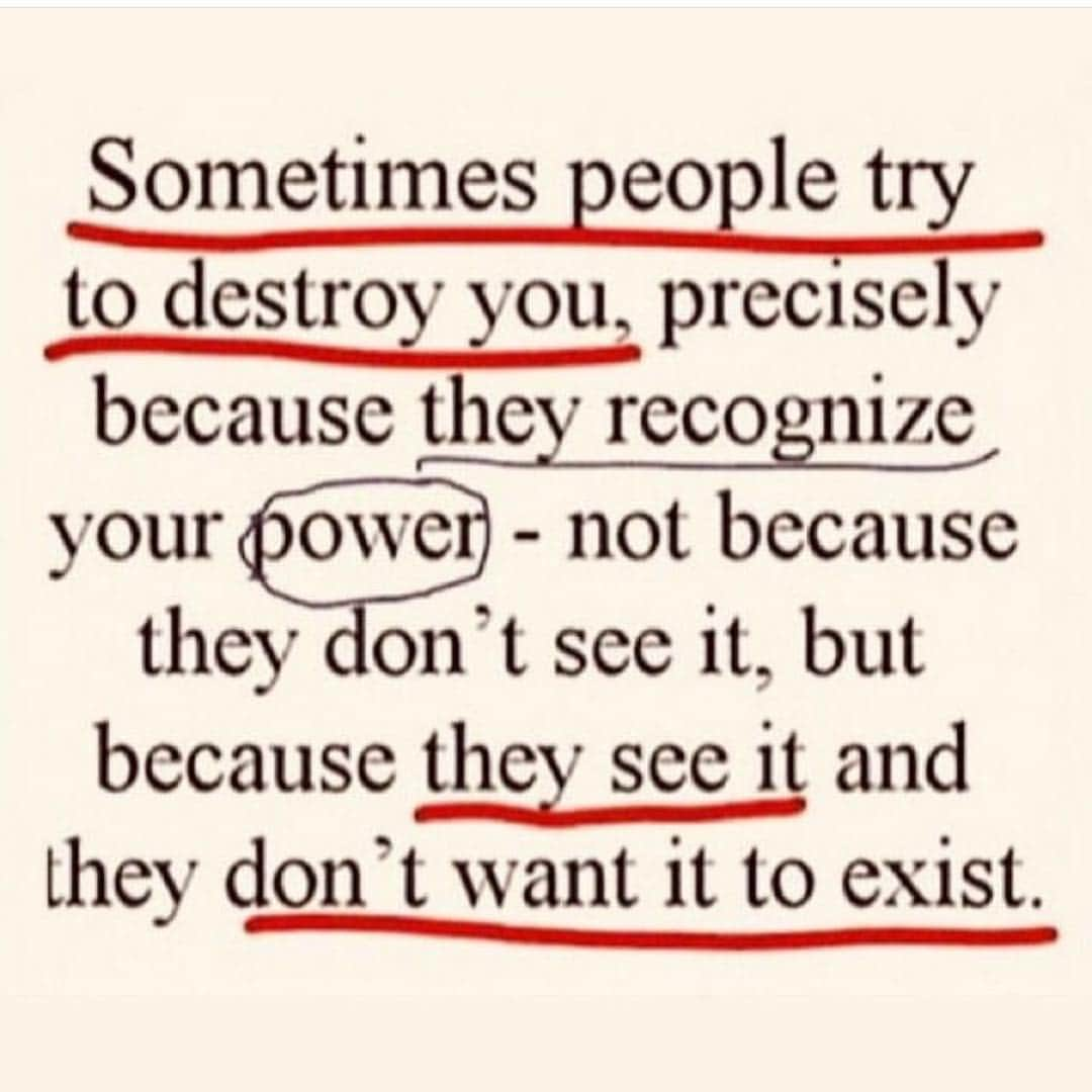 T.I.さんのインスタグラム写真 - (T.I.Instagram)「Sad part is... muuufuckaz so far gone in they own misery that they can’t even see wtf they doing to US as a whole!!! Easiest way to create a monster... make him Hate the sight of himself,He’ll then be incapable of loving anyone else. 💔 #RestEasyLilBro @nipseyhussle」4月1日 10時00分 - tip