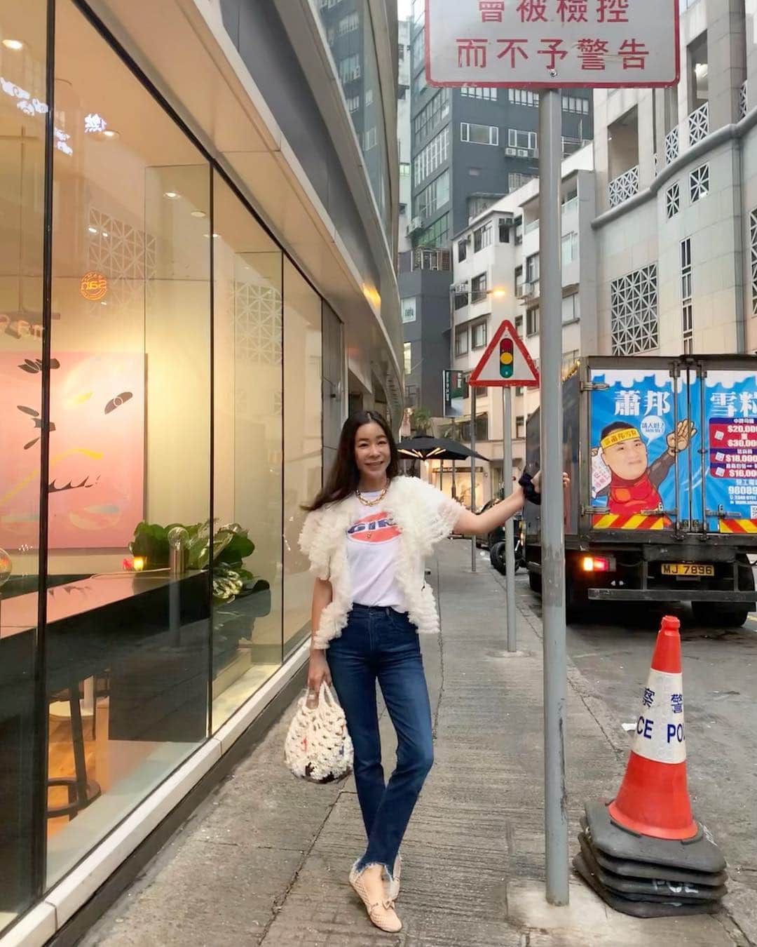 リー・ウネ・ヨンさんのインスタグラム写真 - (リー・ウネ・ヨンInstagram)「#이혜영 #artbaselhongkong #서현이친구도만나고 😁」4月1日 10時30分 - leehaeyoung1730
