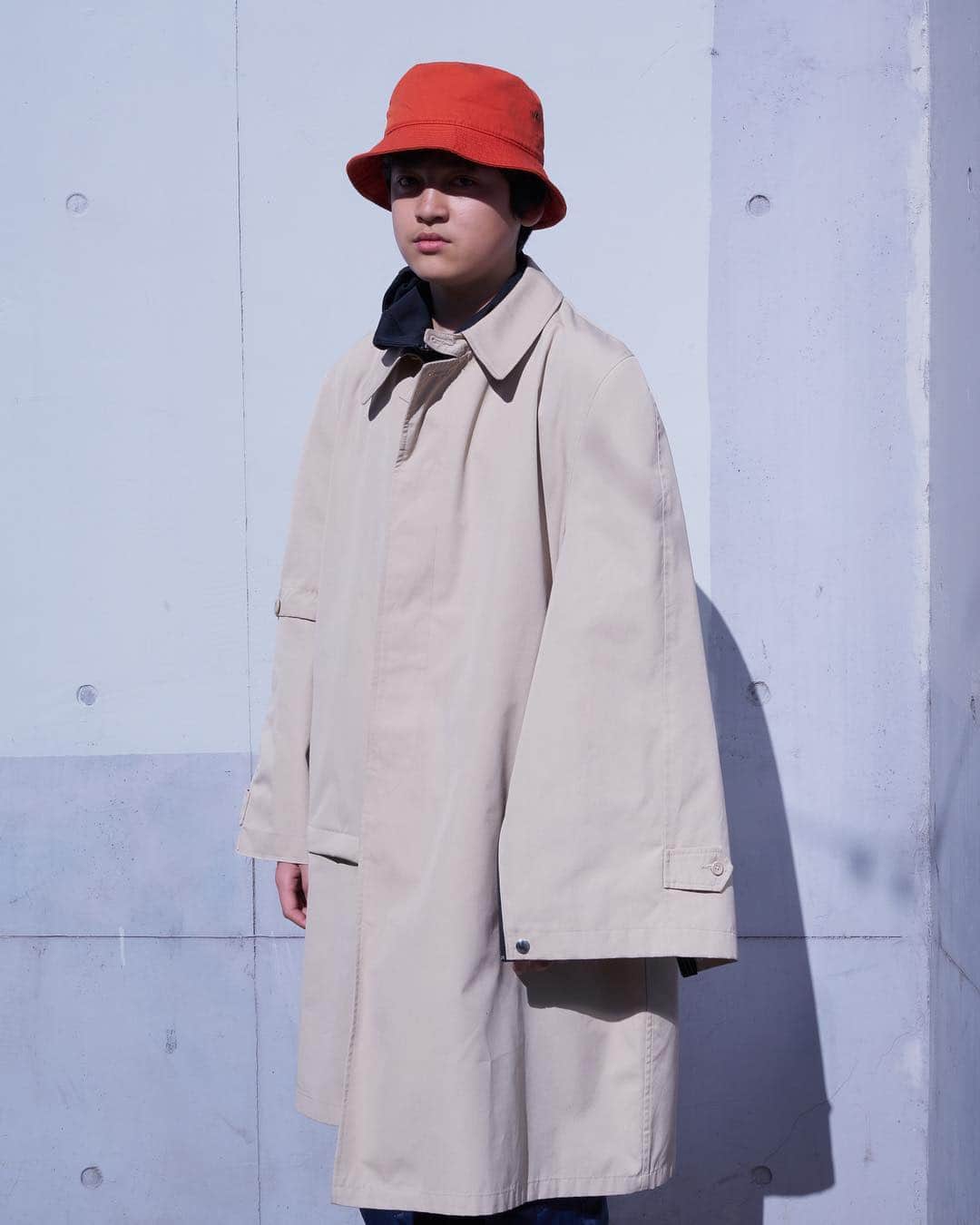 バンザイのインスタグラム：「Meta and @alinhuma in @banzai_tokyo Spring balmacaan coat. ・ Photographer @satomi_yamauchi  #banzai_tokyo @banzai_tokyo」