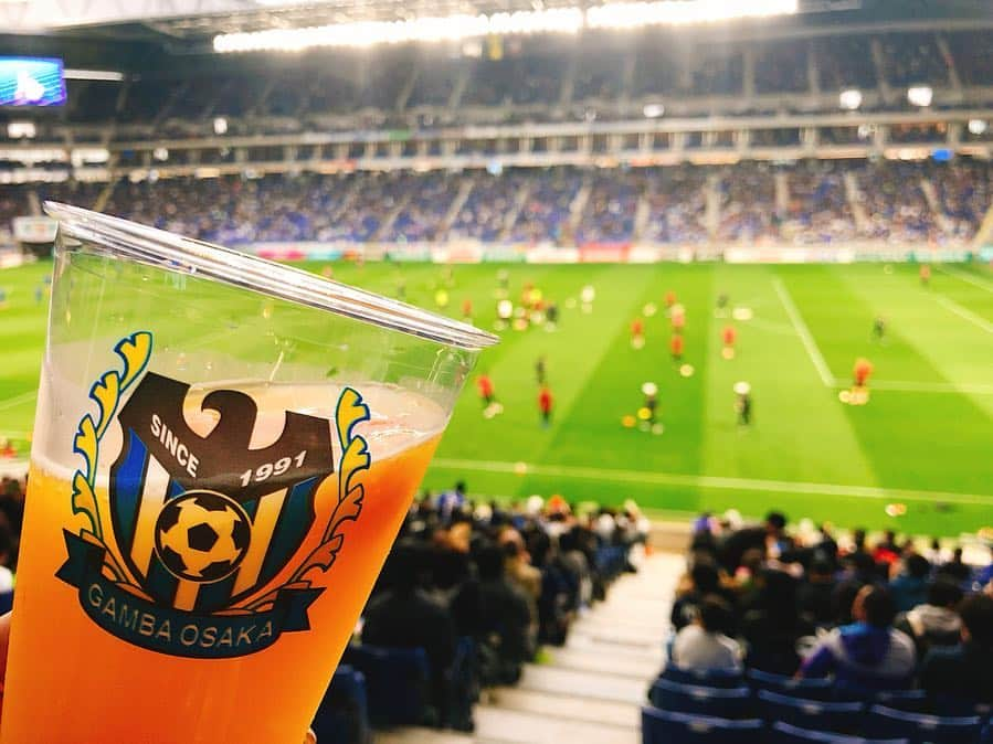 青木愛さんのインスタグラム写真 - (青木愛Instagram)「関西ダービー⚽️⚡️💙🖤vs🐮﻿ ﻿ パナスタの最多入場者数更新やって。﻿ 37076人！すごいね🙌🏻」4月1日 10時32分 - aiaoki_official