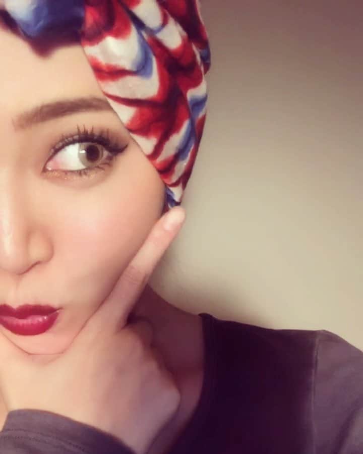 DJ mariennuのインスタグラム：「あまり紹介した事ないけど前回のメイクに質問あったので💄 スワイプ→このメイクの時に使ってたのはこんな感じ👀 今度時間あったらメイク配信もしてみますね💁‍♀️ #eyeshadow ⬇︎ LOOKMEBYBYS メタリックシャインアイシャドウ MSE01L #eyebrow ⬇︎ KATE アイブロウ デザイニングアイブロウ3D EX-5 #lipstick ⬇︎ NYX Super Cliquey Matte Lipsticks dangerous #eyeliner ⬇︎ インテグレート スーパーキープ リキッドアイライナBK999 #mascara ⬇︎ FANCL ボリュームアップマスカラB #eyebrowmascara ⬇︎ ルアンプリュス ・ ・ ・ #make #makeup #メイク #濃いメイク」