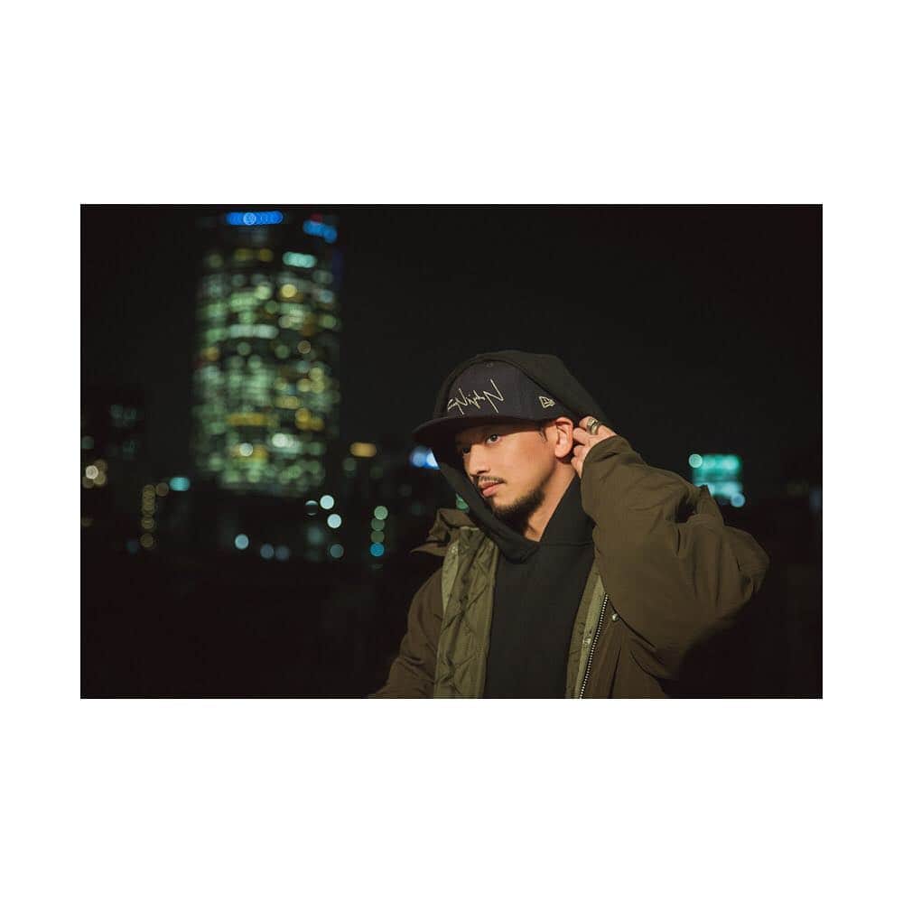 New Era Japan オフィシャル Instagram アカウントさんのインスタグラム写真 - (New Era Japan オフィシャル Instagram アカウントInstagram)「雑誌『Ollie』とのコラボレーション企画。ニューエラジャパンの公式YouTube・INSTAGRAM TVにて、インタビュー動画も公開中です。  DJ / Producer Yamato Fitted Size：7 1/2 「[59FIFTY®]はDJ用と、制作・タウンユース用でサイズを分けてます。DJのときはジャストサイズを、制作・タウンユースのときはその1個上のサイズを愛用しています」 #NewEra #ニューエラ #NewEraJapan #59FIFTY #olliemagazine #olliemag #ollie」4月1日 11時08分 - newerajapan