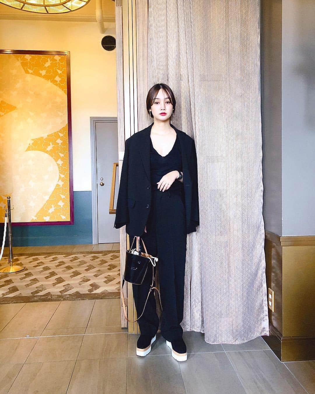 のインスタグラム：「・ 🖤🖤🖤」
