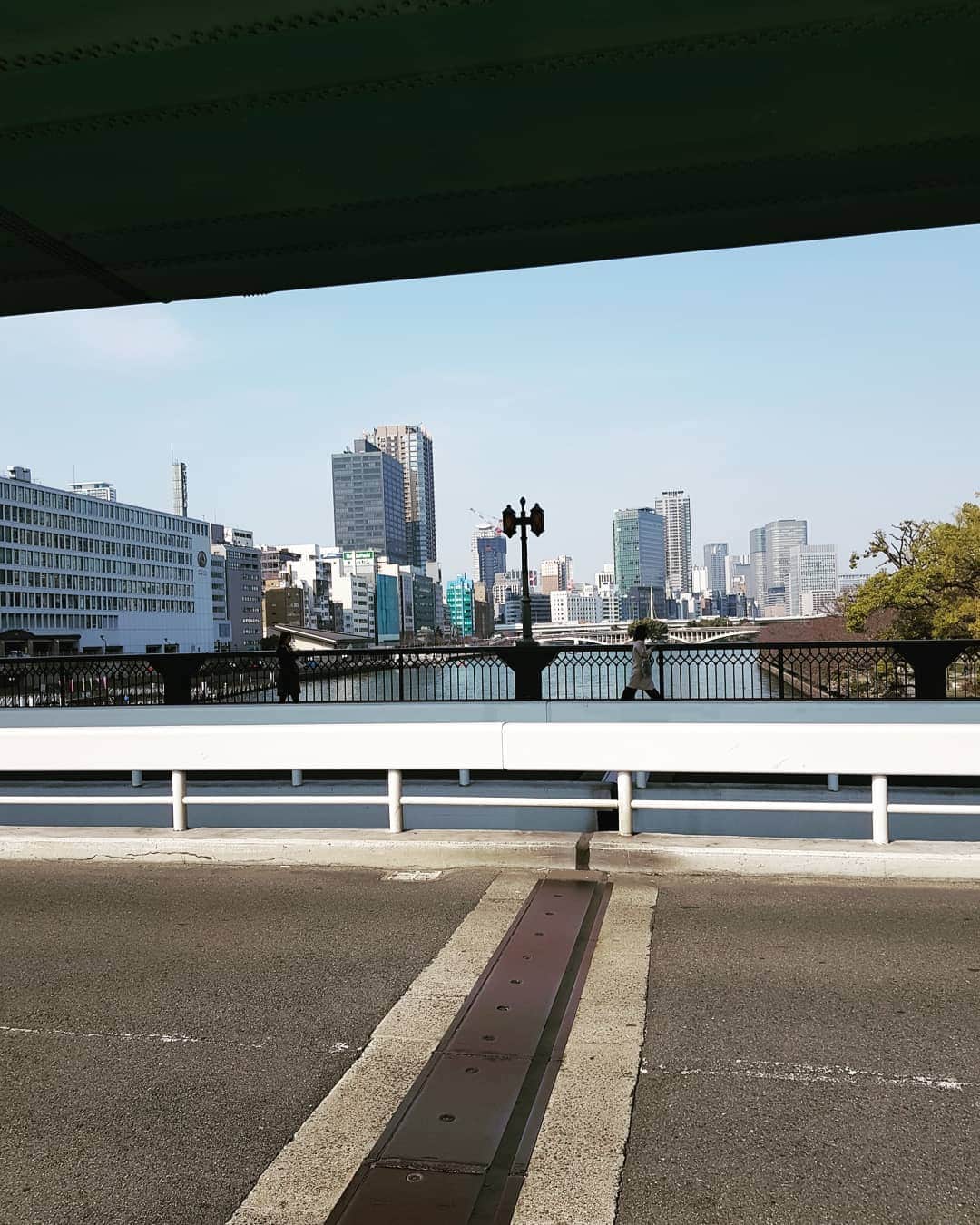 メーガン・デュアメルさんのインスタグラム写真 - (メーガン・デュアメルInstagram)「I have enjoyed my morning walks along the river here in Osaka 🌞🏃‍♀️ Off to Sapporo next!  #Japan #morningwalk #Osaka」4月1日 11時18分 - meaganduhamel
