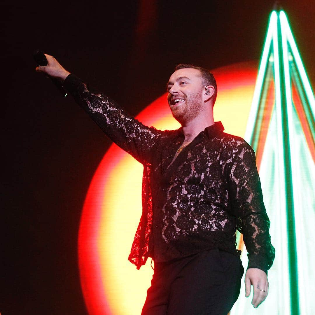 Just Jaredさんのインスタグラム写真 - (Just JaredInstagram)「@samsmith and @troyesivan go sheer for their performances at Lollapalooza Chile! #SamSmith #TroyeSivan #Lollapalooza #LollapaloozaChile Photos: Getty」4月1日 11時22分 - justjared