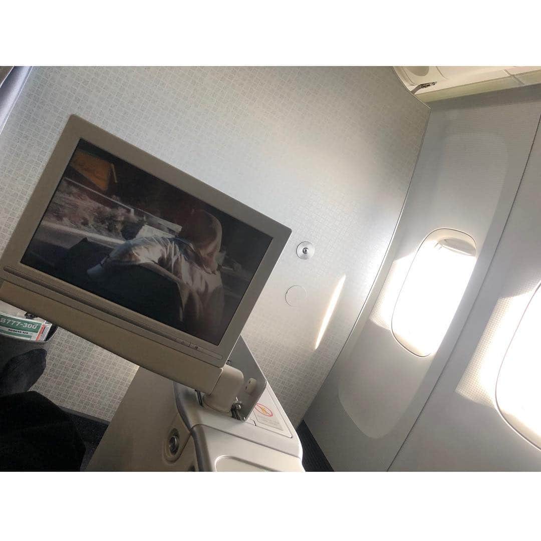 ジヒョク さんのインスタグラム写真 - (ジヒョク Instagram)「아주 깔끔하게 영화 한편을 다봤다」4月1日 11時48分 - xornjsz1