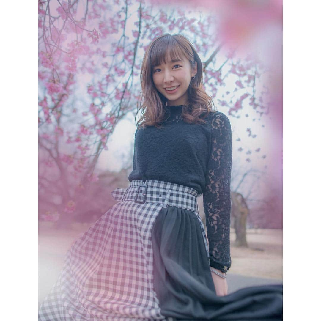 双松桃子さんのインスタグラム写真 - (双松桃子Instagram)「桜🌸 . . . なーんにも投稿しない間に 色んなことがありました。 少しずつ前向きに！ . 舞台の告知とかもあるし お仕事の告知も諸々あるし 事務所のこととか ジェフ卒業もそうだし また報告いたしまする〜〜 . . . #春 #さくら #さくら🌸 #双松桃子 #ふぁいんだー越しの私の世界 #pink #ぴんく #followｍe #instaphoto#good #cawaii #girls」4月1日 11時57分 - momosan0627