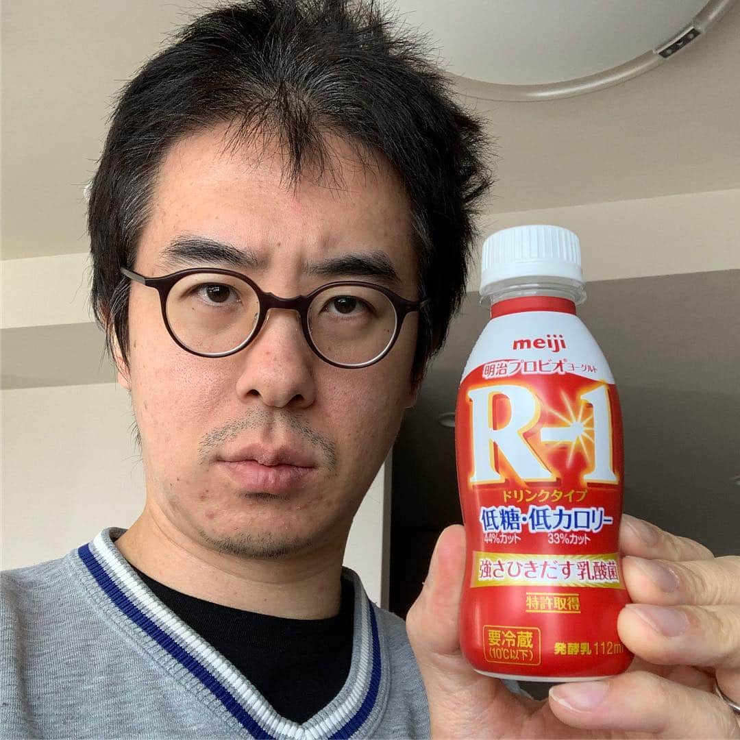瀬戸弘司のインスタグラム：「来月から令和元年！ R-1！！！」