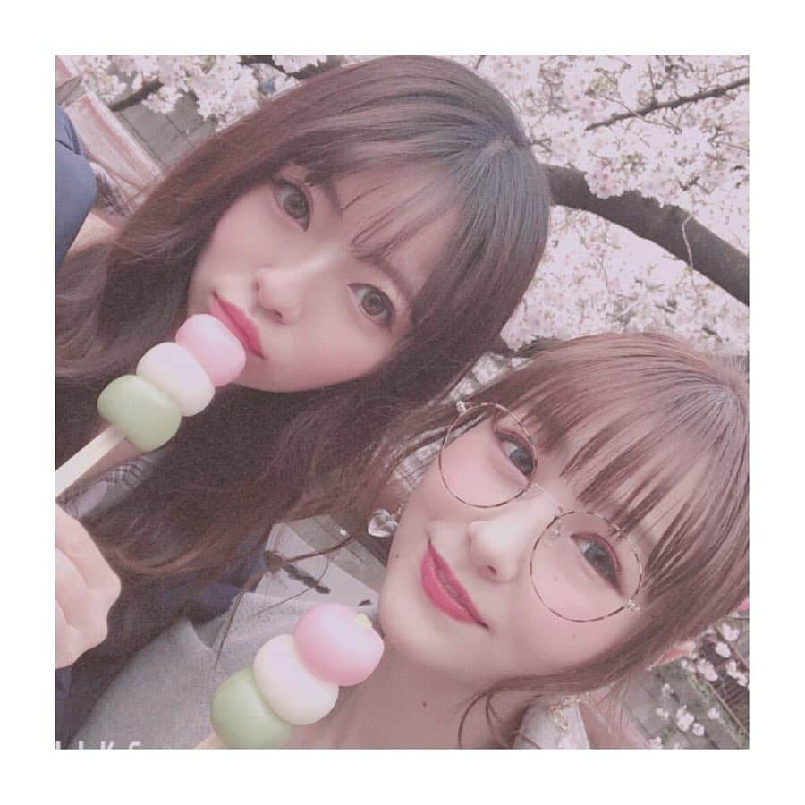 相田瑠菜さんのインスタグラム写真 - (相田瑠菜Instagram)「🌸🌸🌸 4月1日新元号が発表されました♡ 「令和」#令和 #新元号  万葉集の梅の花の歌からだって♪ 歴史が動く瞬間鳥肌経ちました！ 🌸🌸🌸 平成残り1ヶ月ですが最後に 最高の友達に出会えました✌️ 美咲とお寿司ランチ～❤️ ついでに桜も見といた👀笑笑 🌸🌸🌸 #bestfriend #beautiful #sakura #🌸 #お花見 #japan #japanesegirl #japanese #like4follow #like4likes #followｍe #likeforfollow #actress #nakameguro #favorite #tokyo #shibuya #お花見 #ランチ #お花見コーデ #lunch #寿司 #sushi #食べ歩き #🍡」4月1日 11時51分 - _aina_official