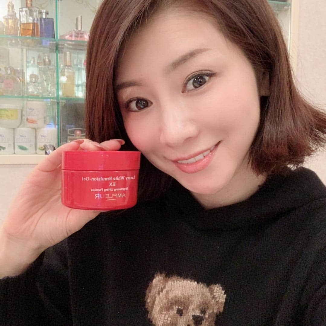 水谷雅子さんのインスタグラム写真 - (水谷雅子Instagram)「4月1日に私が愛用しているアンプルールが香港にカウンターオープン。香港島では時代広場、九龍ではハーバーシティのコスメショップFACESSS内にあります。また、4/4にイベントを開催し、当日私もゲストとして参加させて頂きます😊✋💖🎀 アメブロもよかったら見て下さいね❣️ 私の裏技お手入れ紹介していますよ😉✨ #アンプルール#ampleur#エマルジョンゲルex #ハリのある肌 #潤い肌#乾燥肌対策  #若々しい肌#これひとつでみずみずしい肌」4月1日 11時53分 - mizutanimasako