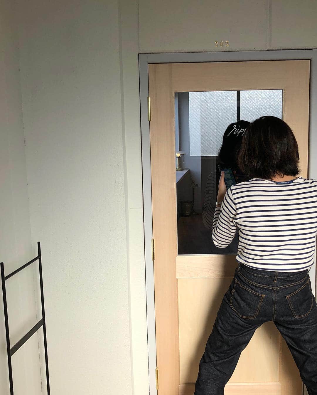 MICA   rippmonsterさんのインスタグラム写真 - (MICA   rippmonsterInstagram)「1年前の今日  沢山の方々に支えられ #リプモンウェディング  を 新しくオープンさせていただきました。  今日を迎えられたのは 支えてくださった皆様のおかげです。 本当に本当にありがとうございます。 新しいスタッフにも恵まれ、 本当に本当に私は支えられています なみさん ゆめさん ひとみさん はるさん のりさん みりさん ちかさん  ありがとう😊 これからも頑張って参りますので、  #rippmonster  #リプモンウェディング  を よろしくお願い致します🙇‍♂️🕊 "令和" 品のあるなんて素敵な元号なんでしょうか…  ありがとうございます。」4月1日 11時54分 - ripmon
