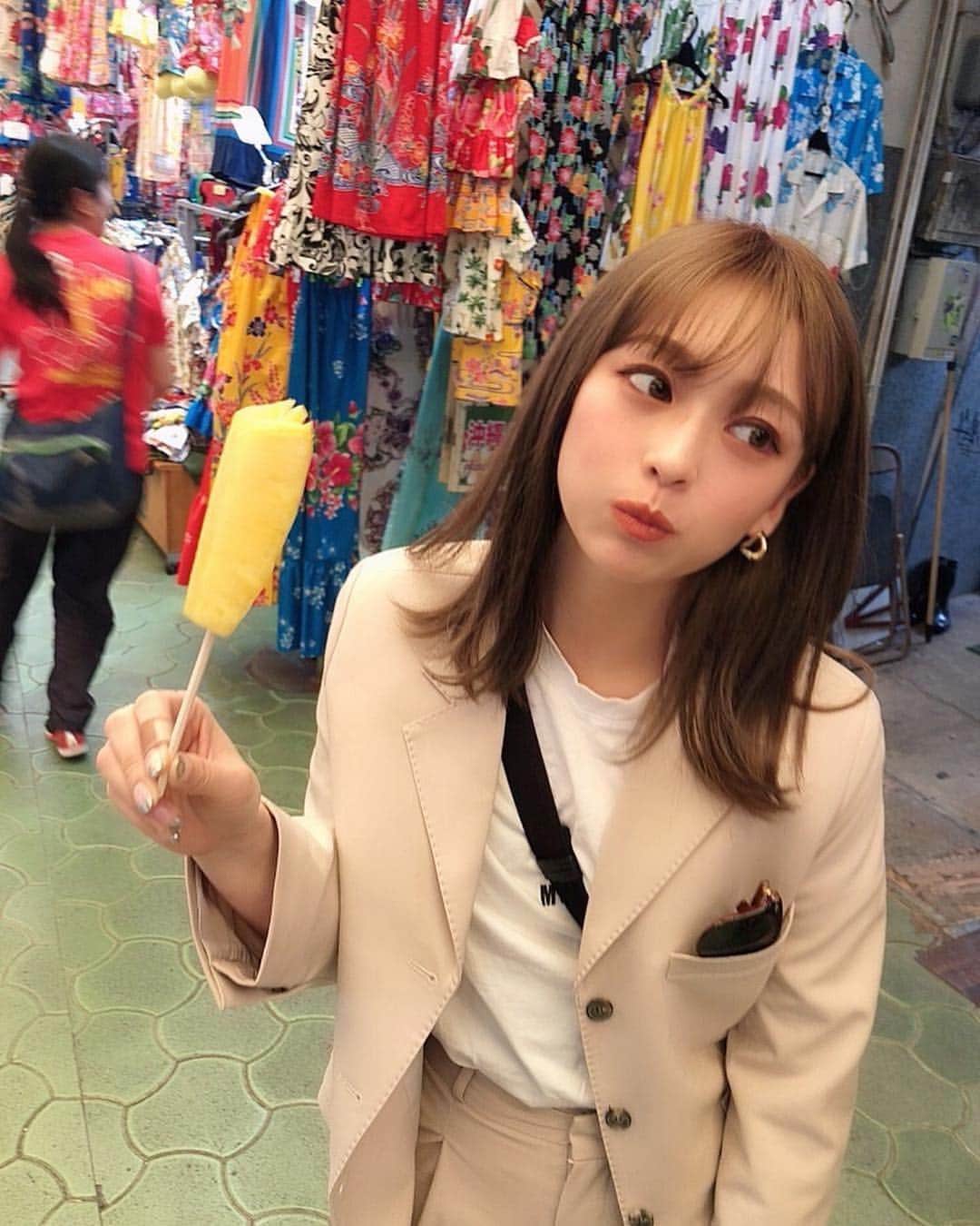 美女美容事情さんのインスタグラム写真 - (美女美容事情Instagram)「《パインシリーズ🍍💛》⠀ *⠀ リポストを使って、素敵な写真📷✨を投稿されてる方を紹介させて頂く⠀⠀⠀⠀ 【💄美女美容事情💅】のコーナーです✨⠀ *⠀⠀⠀⠀⠀⠀⠀ いいねやコメント、フォローして応援してね❤︎🥰🎶⁣⠀ *⠀⠀⠀⠀⠀⠀⠀ 今回ご紹介させて頂きますのは❤︎⠀ kieさん< @_kiegram >の素敵なお写真📸⠀ *⠀ フルーツが大好きなkieさん🍍💛沖縄で食べるフルーツ絶対美味しいですよね〜💕✨素晴らしくcuteです😍❤️⠀ *⠀⠀ kieさんのアカウントには他にも素晴らしい投稿が沢山ありますので是非覗いてみてくださいね💁‍♀️💙⠀ *⠀⠀ kieさん< @_kiegram >⠀ 素敵な投稿ありがとうございました☺️📸✨⠀⠀⠀⠀⠀⠀⠀⠀ △▼△▼△▼△▼△▼△▼△▼△▼△▼⠀⠀⠀⠀⠀⠀⠀⠀⠀⠀⠀⠀⠀⠀⠀⠀⠀⠀⠀⠀⠀⠀⠀⠀⠀⠀⠀⠀⠀⠀⠀⠀⠀ ❤🧡💛「美女美容事情」💚💙💜⠀⠀⠀⠀⠀⠀⠀⠀⠀⠀⠀⠀⠀⠀⠀ 👇掲載ご希望の方は👇⠀⠀⠀⠀⠀⠀⠀⠀⠀⠀⠀⠀⠀⠀⠀⠀ @b_b_j.jタグ付けと🖤 # ビジョビ⠀🖤⠀⠀⠀⠀⠀⠀⠀⠀⠀⠀⠀⠀⠀⠀⠀ をタグ付けお願いします✨⠀⠀⠀⠀⠀⠀⠀⠀⠀⠀⠀⠀⠀⠀⠀⠀ ――――――――――――――――⠀⠀⠀⠀⠀⠀⠀⠀⠀⠀⠀⠀⠀⠀⠀⠀⠀⠀⠀⠀⠀⠀⠀ ～姉妹アカウントのご紹介～⠀⠀⠀⠀⠀⠀⠀⠀⠀⠀⠀⠀⠀⠀⠀⠀⠀⠀⠀⠀⠀⠀⠀⠀⠀⠀⠀ ◇美容情報を紹介している«美女美容事情～Beauty～»⠀⠀⠀⠀⠀⠀⠀⠀⠀⠀⠀⠀⠀⠀⠀⠀⠀⠀⠀⠀⠀⠀⠀⠀⠀⠀ ( @b_b_j.j_b )⠀⠀⠀⠀⠀⠀⠀⠀⠀⠀⠀⠀⠀⠀⠀⠀⠀⠀⠀⠀⠀⠀⠀⠀⠀⠀⠀ ◇美しい旅スポット紹介をしている«美 spot»⠀⠀⠀⠀⠀⠀⠀⠀⠀⠀⠀⠀⠀⠀⠀⠀⠀⠀⠀⠀⠀⠀⠀⠀⠀ ( @b__spo )⠀⠀ ⠀ ◇ビジョビがお届けするセレクトショップ«bi select»⠀ ( @bi_select )⠀ ⠀⠀⠀⠀⠀⠀⠀⠀⠀⠀⠀⠀⠀⠀⠀⠀⠀⠀⠀⠀⠀ よかったらこちらも覗いてみてね✨⠀ ――――――――――――――――⠀⠀⠀ @b_b_j.j⠀⠀ #オシャレ #ファッション #outfit #ootd⠀ #食べ歩きの旅 #お出かけ ⠀⠀⠀ #沖縄  #ファッションコーデ ⠀⠀⠀⠀ #パイン #お出かけコーデ ⠀⠀⠀⠀ #カメラ女子 #フィルター越しの私の世界 ⠀ #カジュアルコーデ #大人カジュアル ⠀ #美意識向上 #カジュアルファッション ⠀⠀⠀ #プチプラ部 #きれいめコーデ ⠀⠀⠀⠀⠀ #大人カジュアル #ファッションスナップ ⠀ #食べ歩き #お洒落な人と繋がりたい ⠀ #女子力 #女子力向上 ⠀⠀⠀⠀⠀⠀⠀⠀ #かわいい女の子 #美味しい😋 ⠀⠀⠀ #おしゃれさんと繋がりたい #オシャレさんと繋がりたい ⠀ #naturalbeauty #okinawa」4月1日 11時55分 - b_b_j.j