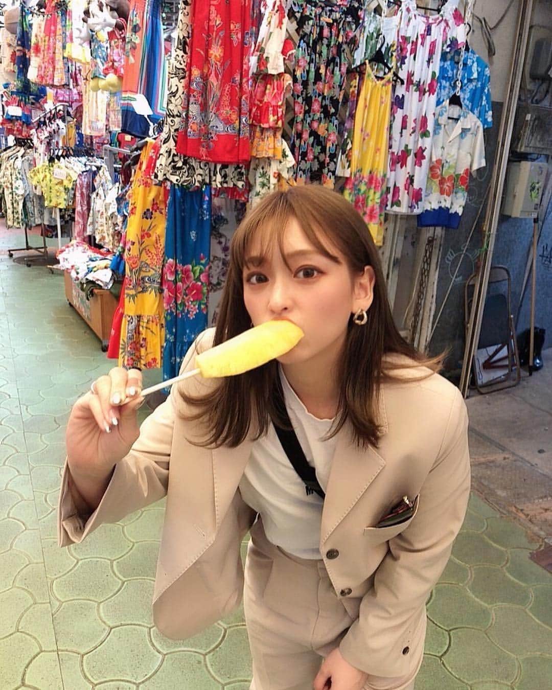 美女美容事情さんのインスタグラム写真 - (美女美容事情Instagram)「《パインシリーズ🍍💛》⠀ *⠀ リポストを使って、素敵な写真📷✨を投稿されてる方を紹介させて頂く⠀⠀⠀⠀ 【💄美女美容事情💅】のコーナーです✨⠀ *⠀⠀⠀⠀⠀⠀⠀ いいねやコメント、フォローして応援してね❤︎🥰🎶⁣⠀ *⠀⠀⠀⠀⠀⠀⠀ 今回ご紹介させて頂きますのは❤︎⠀ kieさん< @_kiegram >の素敵なお写真📸⠀ *⠀ フルーツが大好きなkieさん🍍💛沖縄で食べるフルーツ絶対美味しいですよね〜💕✨素晴らしくcuteです😍❤️⠀ *⠀⠀ kieさんのアカウントには他にも素晴らしい投稿が沢山ありますので是非覗いてみてくださいね💁‍♀️💙⠀ *⠀⠀ kieさん< @_kiegram >⠀ 素敵な投稿ありがとうございました☺️📸✨⠀⠀⠀⠀⠀⠀⠀⠀ △▼△▼△▼△▼△▼△▼△▼△▼△▼⠀⠀⠀⠀⠀⠀⠀⠀⠀⠀⠀⠀⠀⠀⠀⠀⠀⠀⠀⠀⠀⠀⠀⠀⠀⠀⠀⠀⠀⠀⠀⠀⠀ ❤🧡💛「美女美容事情」💚💙💜⠀⠀⠀⠀⠀⠀⠀⠀⠀⠀⠀⠀⠀⠀⠀ 👇掲載ご希望の方は👇⠀⠀⠀⠀⠀⠀⠀⠀⠀⠀⠀⠀⠀⠀⠀⠀ @b_b_j.jタグ付けと🖤 # ビジョビ⠀🖤⠀⠀⠀⠀⠀⠀⠀⠀⠀⠀⠀⠀⠀⠀⠀ をタグ付けお願いします✨⠀⠀⠀⠀⠀⠀⠀⠀⠀⠀⠀⠀⠀⠀⠀⠀ ――――――――――――――――⠀⠀⠀⠀⠀⠀⠀⠀⠀⠀⠀⠀⠀⠀⠀⠀⠀⠀⠀⠀⠀⠀⠀ ～姉妹アカウントのご紹介～⠀⠀⠀⠀⠀⠀⠀⠀⠀⠀⠀⠀⠀⠀⠀⠀⠀⠀⠀⠀⠀⠀⠀⠀⠀⠀⠀ ◇美容情報を紹介している«美女美容事情～Beauty～»⠀⠀⠀⠀⠀⠀⠀⠀⠀⠀⠀⠀⠀⠀⠀⠀⠀⠀⠀⠀⠀⠀⠀⠀⠀⠀ ( @b_b_j.j_b )⠀⠀⠀⠀⠀⠀⠀⠀⠀⠀⠀⠀⠀⠀⠀⠀⠀⠀⠀⠀⠀⠀⠀⠀⠀⠀⠀ ◇美しい旅スポット紹介をしている«美 spot»⠀⠀⠀⠀⠀⠀⠀⠀⠀⠀⠀⠀⠀⠀⠀⠀⠀⠀⠀⠀⠀⠀⠀⠀⠀ ( @b__spo )⠀⠀ ⠀ ◇ビジョビがお届けするセレクトショップ«bi select»⠀ ( @bi_select )⠀ ⠀⠀⠀⠀⠀⠀⠀⠀⠀⠀⠀⠀⠀⠀⠀⠀⠀⠀⠀⠀⠀ よかったらこちらも覗いてみてね✨⠀ ――――――――――――――――⠀⠀⠀ @b_b_j.j⠀⠀ #オシャレ #ファッション #outfit #ootd⠀ #食べ歩きの旅 #お出かけ ⠀⠀⠀ #沖縄  #ファッションコーデ ⠀⠀⠀⠀ #パイン #お出かけコーデ ⠀⠀⠀⠀ #カメラ女子 #フィルター越しの私の世界 ⠀ #カジュアルコーデ #大人カジュアル ⠀ #美意識向上 #カジュアルファッション ⠀⠀⠀ #プチプラ部 #きれいめコーデ ⠀⠀⠀⠀⠀ #大人カジュアル #ファッションスナップ ⠀ #食べ歩き #お洒落な人と繋がりたい ⠀ #女子力 #女子力向上 ⠀⠀⠀⠀⠀⠀⠀⠀ #かわいい女の子 #美味しい😋 ⠀⠀⠀ #おしゃれさんと繋がりたい #オシャレさんと繋がりたい ⠀ #naturalbeauty #okinawa」4月1日 11時55分 - b_b_j.j