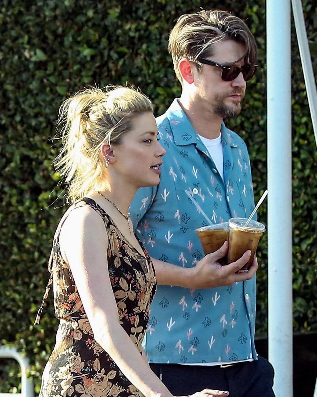 Just Jaredさんのインスタグラム写真 - (Just JaredInstagram)「@amberheard steps out for a movie date with rumored new boyfriend @andy_muschietti! #AmberHeard #AndyMuschietti Photo: Backgrid」4月1日 12時04分 - justjared