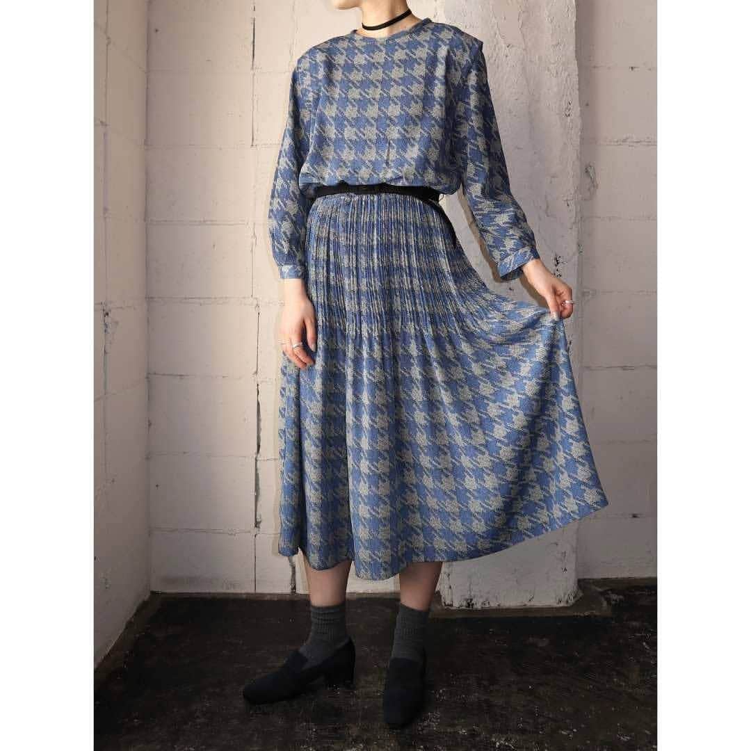 吉祥寺 古着屋 Orfeoのインスタグラム：「Houndstooth Pattern Dress  #Orfeo #Kichijoji #Tokyo #vintage #used #fashion #coodinate #outfits  掲載商品のお問い合わせはメールにて承っております。コメント、DMでのお問い合わせは受け付けておりませんのでご了承ください。」