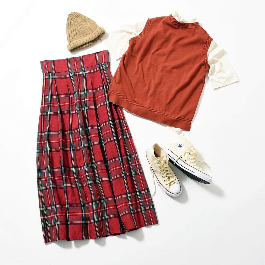 のインスタグラム：「#letricoteur guernsey knit vest ¥11,000+tax #handvaerk mock neck T-shirt ¥8,000+tax #oneilofdublin linen maxi skirt ¥27,800+tax #unfil ribbed knit beanie ¥6,000+tax #converse all star hi ¥5,800+tax #19ss #bshop #bshop_official」