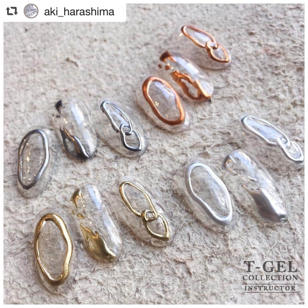 ネイルショップTATさんのインスタグラム写真 - (ネイルショップTATInstagram)「#repost @aki_harashima via @PhotoAroundApp . . . ✶Metal liquid💫でフレーム＆プレート✶ . . . 【 T-gel collection 】 ～Metal Liquid～ ✭﻿シャンパンゴールド ✭﻿シルバー ✭﻿グレー ✭﻿ブロンズ . . . . . . . . . . . #tgel #tジェル #tgelcollection #tat #tgel_collection #nails #nailart #naildesign #gelnails #nailart #metalliquid #メタルリキッド #ネイルアート #ネイルデザイン #ネイル  #ジェル #ジェルネイル #ネイルアート #フレームネイル #instanails #nailswag #네일아트 #네일 #美甲 #gel甲」4月1日 12時24分 - nailshoptat