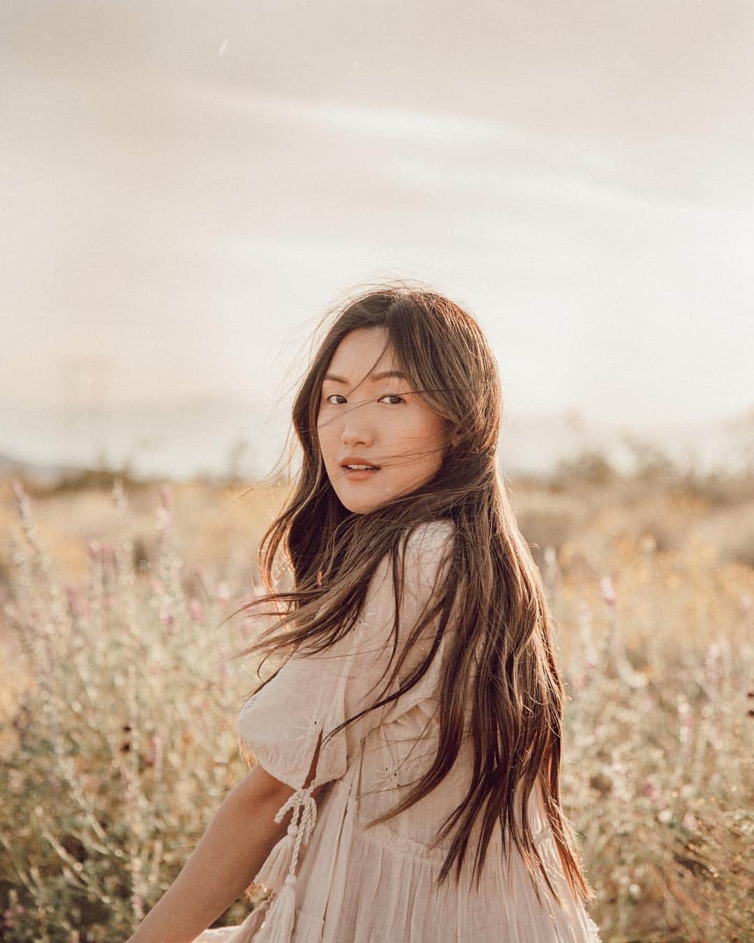 W E Y L I Eのインスタグラム：「So this kicks off 26 🎈Here’s to another year of loving myself more with less, to finding new passions, to being on the road more and enjoying life! Thank you to everyone for the birthday wishes!」