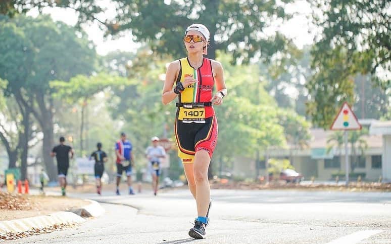 Kim Chiuさんのインスタグラム写真 - (Kim ChiuInstagram)「first duathlon race of the year!🏃🏻‍♀️🚴🏻‍♀️🏃🏻‍♀️ had a little time training for this event due to prior schedule, came from davao went home just to fix my stuff, slept for 2 hours in the car going to clark then boom!!!!💥 here I am!!! 😁 successfully finished a 5km run 20km bike and 2.5km run!!!😉💪🏻. didnt beat my goal time but it ok! still got the finisher medal!🏅 till next race, hopefully with proper training na! 😁 but still im super happy I did it!!! as they always say IT’s ALL IN THE MIND! MIND OVER MATTER!!! then it works!!!😁 thank you to sir nelson of @corsacyclesph #teamderosa for letting me join this race! had so much fun! thank you to everyone who came to support me today!!!❤️ hihi  thanks also to sissy @kamchiu my no 1 supporter in anything that I do!!! lav you!! 😁 #goformedalsksyc」4月1日 12時31分 - chinitaprincess