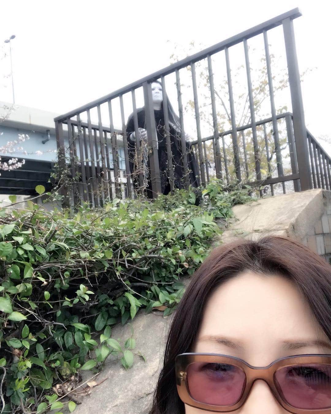 井上貴子のインスタグラム：「今日は撮影^ ^  うしろには…  笑笑  Happyで^ ^  #井上貴子  #LLPWX #女子プロレスラー #撮影 #アイガー」