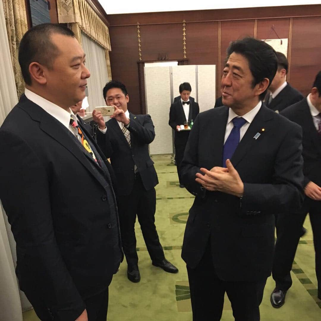 木下隆行さんのインスタグラム写真 - (木下隆行Instagram)「新元号  令和  僕自身なにかが変わる訳じゃないけど この瞬間に生きてるみんなと時代を跨げて良かった。」4月1日 12時41分 - tko.kinoshita