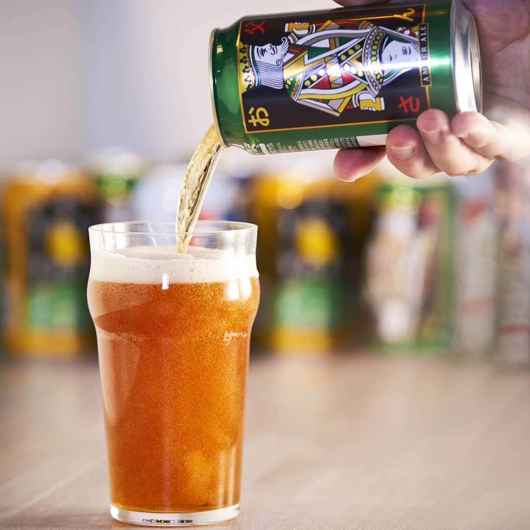 よなよなエール/ヤッホーブルーイングさんのインスタグラム写真 - (よなよなエール/ヤッホーブルーイングInstagram)「🍺父の日限定ビールリニューアル！🍺✨ . 今日からよなよなの里では、「お試し父の日セット」を販売開始！ . 実は今年は「父の日限定醸造ビール」を新しくしたのです😇 . . . こちらの販売開始を記念して、今日から毎週1名様に「お試し父の日セット」が当たるフォトコンテストを開催します♪ . #お父さんにエールを  のハッシュタグをつけてInstagramに投稿しよう！ . . . お父さんにエール（応援）を贈る、とっておきの思い出エピソードを募集しちゃいます♪ . 乾杯の写真は自由！ お父さんとの乾杯でもいいですし、アニメや漫画の「お父さん」との乾杯でも、はたまたお空に「エア乾杯」でも、なんでもOK！ . とっておきの乾杯の写真とエピソードを投稿していただいた方の中から、【毎週】、スタッフがぐっと来た投稿者の方1名様に、「お試し父の日セット」をプレゼントしちゃいます！👏🎉✨ . .  参加方法は簡単！ . ①乾杯の写真を撮ってください！ . ②ハッシュタグ#お父さんにエールを  を付けて、お父さんとの思い出エピソードをInstagramに投稿してください！ . 応募期間：4/1(月)～6/16(日)（予定) . ※アカウント非公開・ハッシュタグがついていない場合はプレゼントの対象外となります。あらかじめご了承ください。 ※月曜日から日曜日までを1週間としてカウントします。 ※本キャンペーンは早期終了する可能性がございます。 . . . みなさんのご応募お待ちしています～！🍺 . #お父さんにエールを  #お父さんありがとう  #父の日  #お試し父の日セット #ビール好き #ビール部  #ヤッホーブルーイング #ビール  #クラフトビール #よなよなエール #ビアスタグラム #飲酒タグラム  #beer#craftbeer #beerstagram#lovebeer #brewery#craftbrewery#craftbrew #craftbrewing#newrelease #新作#新発売#限定」4月1日 12時35分 - yonayona.ale