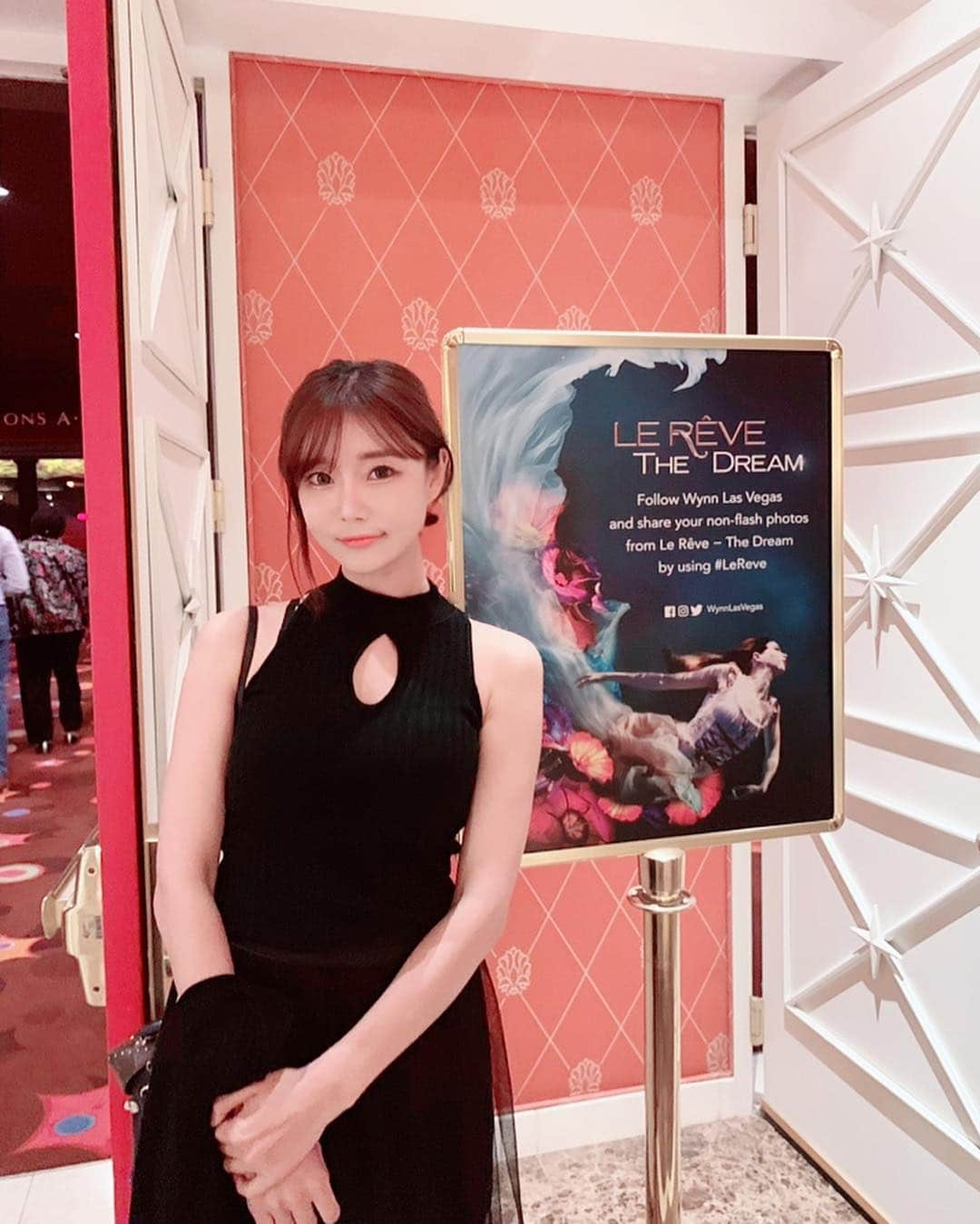 チェ・スルギさんのインスタグラム写真 - (チェ・スルギInstagram)「. Las vegas🇺🇸 . . Lereve show . . 잠들지않는 도시  라스베가스 ✨  라스베가스 3대쇼 중  르레브쇼 정말 환상적인 쇼 !! 🌠🎇🎆 (플래쉬를 사용하지않으면  사진 .영상촬영이 가능해요 😉)」4月1日 12時37分 - angel9028