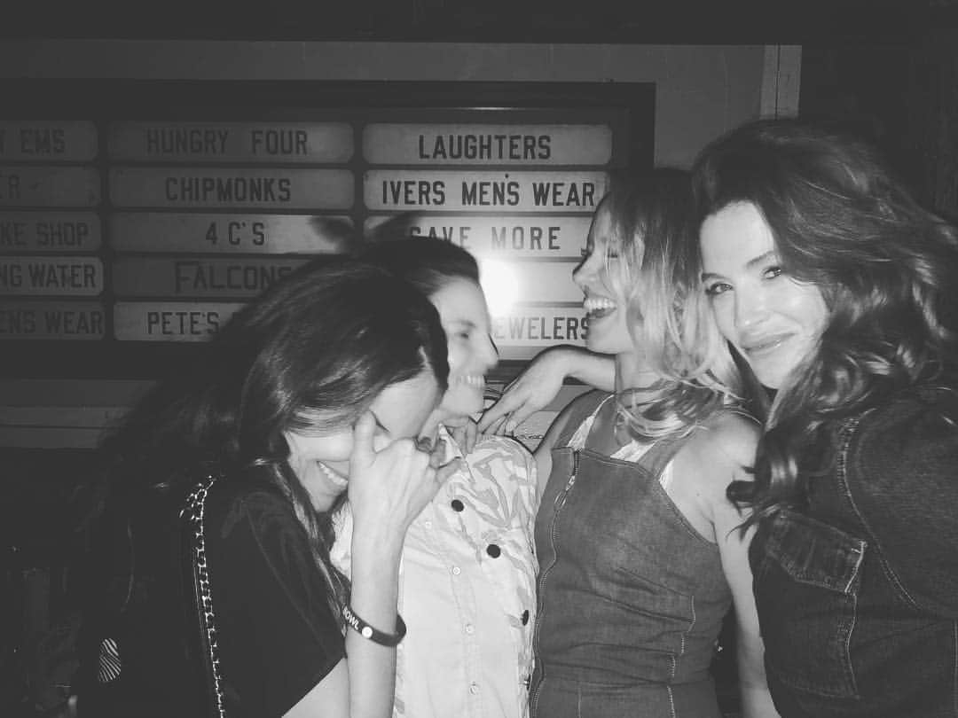 ブリジット・リーガンさんのインスタグラム写真 - (ブリジット・リーガンInstagram)「Thank you @highlandparkbowl for an epic party for my main man!! Things got blurrier ... 💯🎳💫🎂👖💋」4月1日 12時39分 - bridgetregan