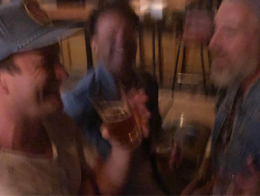ブリジット・リーガンさんのインスタグラム写真 - (ブリジット・リーガンInstagram)「Thank you @highlandparkbowl for an epic party for my main man!! Things got blurrier ... 💯🎳💫🎂👖💋」4月1日 12時39分 - bridgetregan