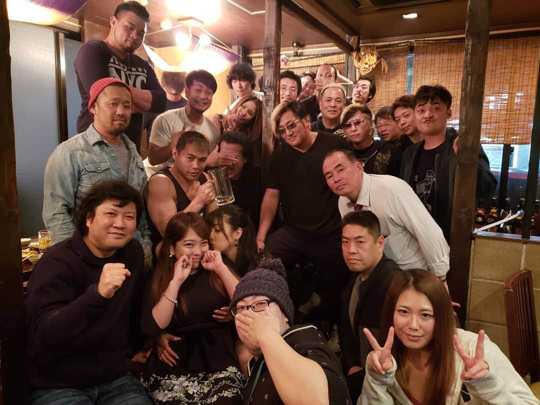 青木泰寛のインスタグラム：「緊張したなぁ😂  #打ち上げ  #ハイボール死ぬほど濃かった」