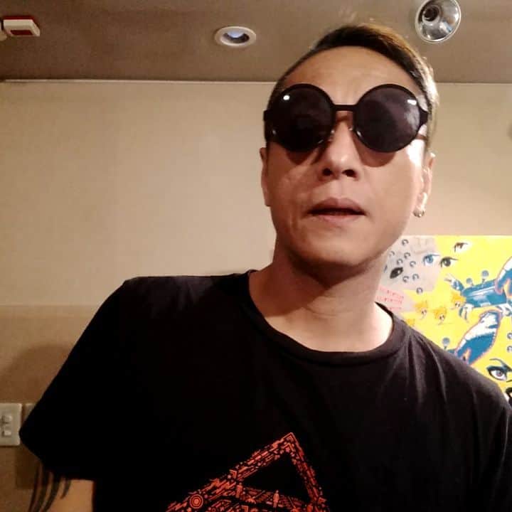 motsuのインスタグラム：「世界最速令和踏韻。  新元号は令和 そんなんどーでもえーわ的な冷めた勢や えーそりゃねーわとか言っちゃうヘイター みんな持っていた、でも忘れちゃいけない平和の ココロ築く（気付く）時代にしようぜ 新元号令和」