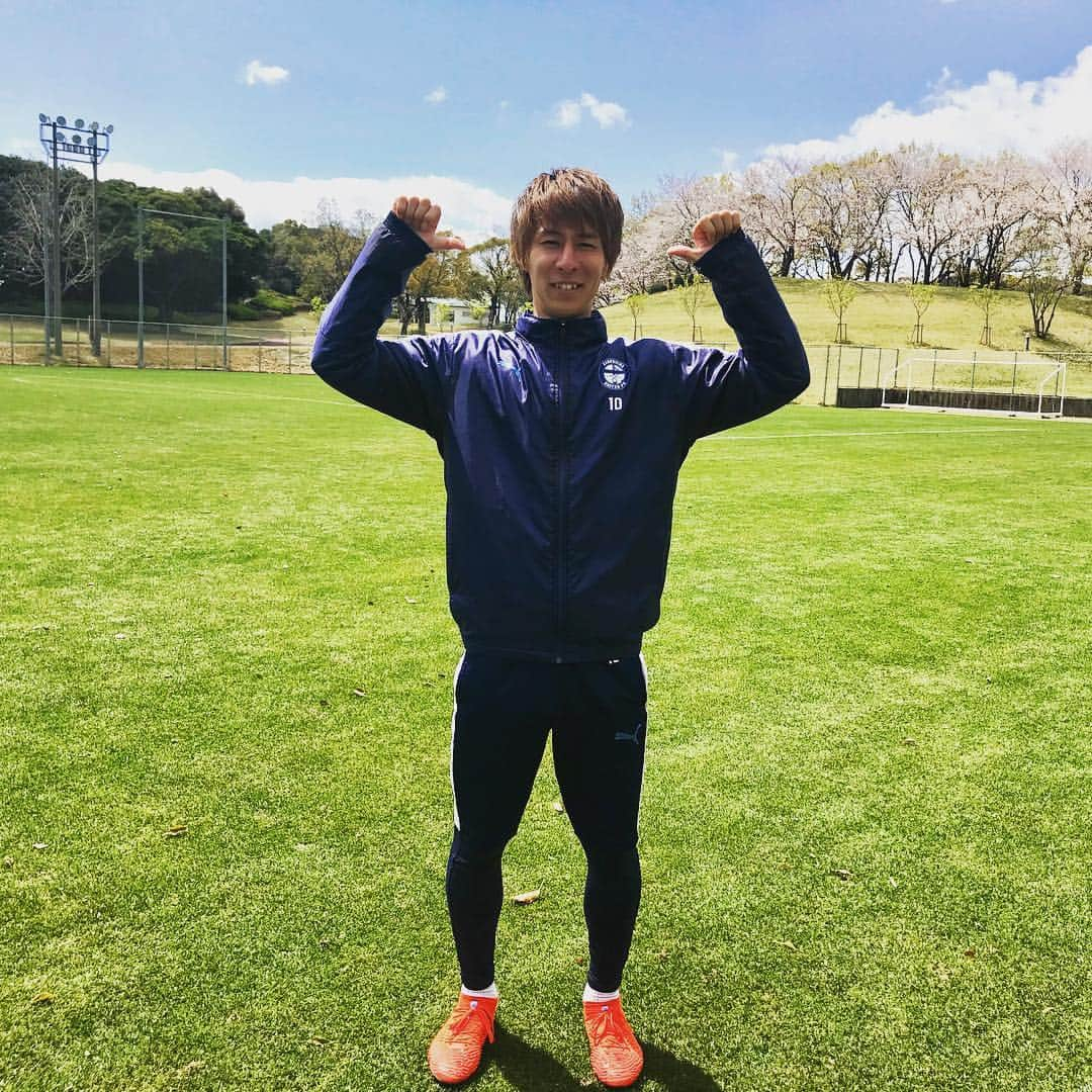 鹿児島ユナイテッドFCさんのインスタグラム写真 - (鹿児島ユナイテッドFCInstagram)「新元号は #令和 🎊  レイ選手コメント 元号に自分の名がついていて びっくりしました。名前をつけてくれた家族に感謝します✨ 色々な方から連絡がきて「時代がきたね」と言われたので、新しい時代の幕開けを今まで以上に頑張りたいと思います❗️ #鹿児島ユナイテッドfc #鹿児島ユナイテッドFC  #よかにせイレブン #Jリーグ #J2 米澤令衣 #新元号 #令のつくJリーガーはただ一人  #鹿児島県 #鹿児島市 #kagoshima #soccer  #jleague」4月1日 13時18分 - kagoshimaunitedfc